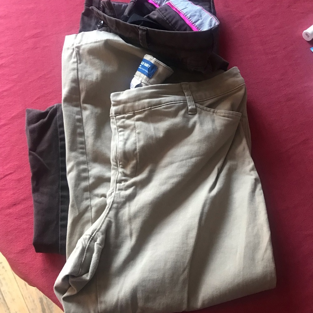 2 pairs of women’s size 14/16 pants